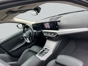 BMW 318d Sedan