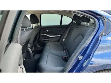 BMW 320d xDrive Sedan