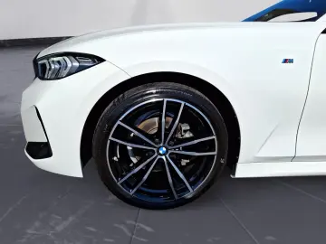 BMW 318i M SPORT Sedan