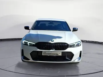 BMW 318i M SPORT Sedan