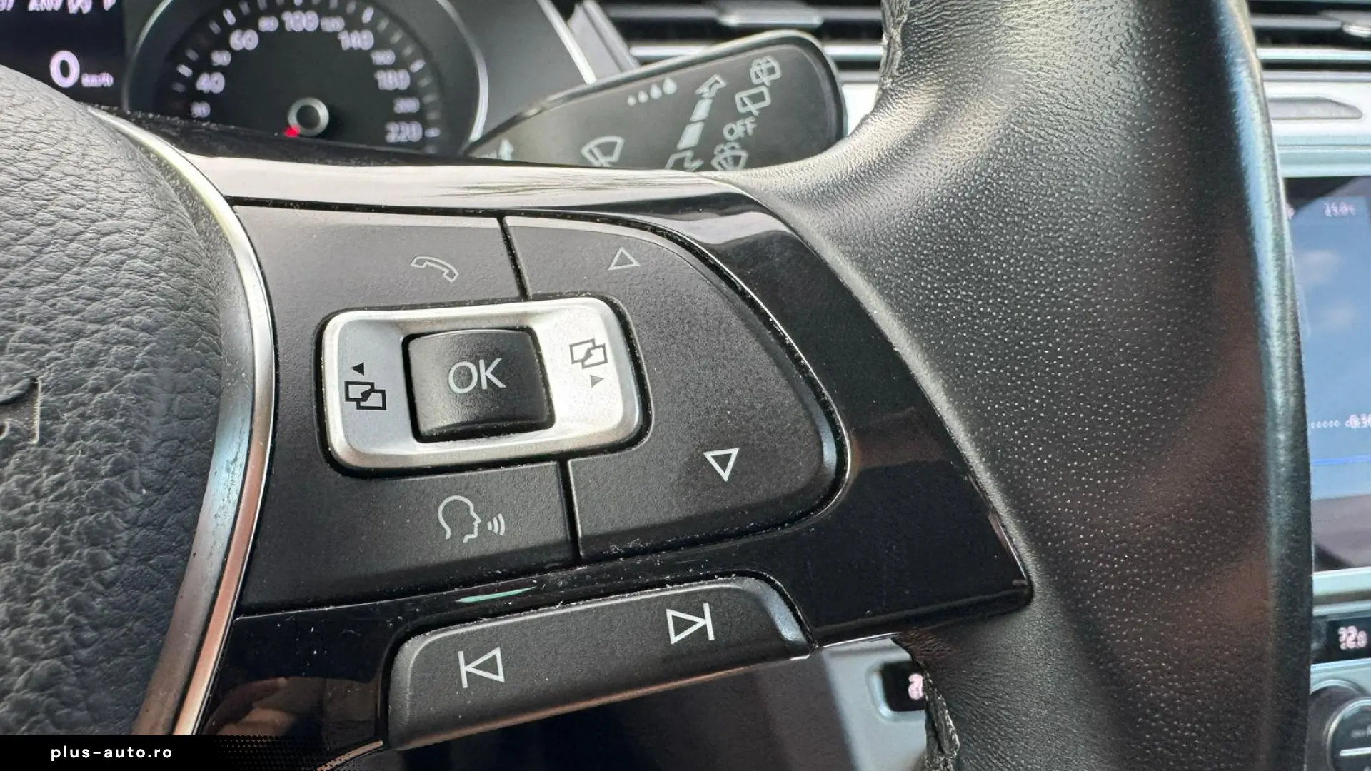 VW Passat Variant 2.0 TDI 4Motion DSG  R-Line Exterior