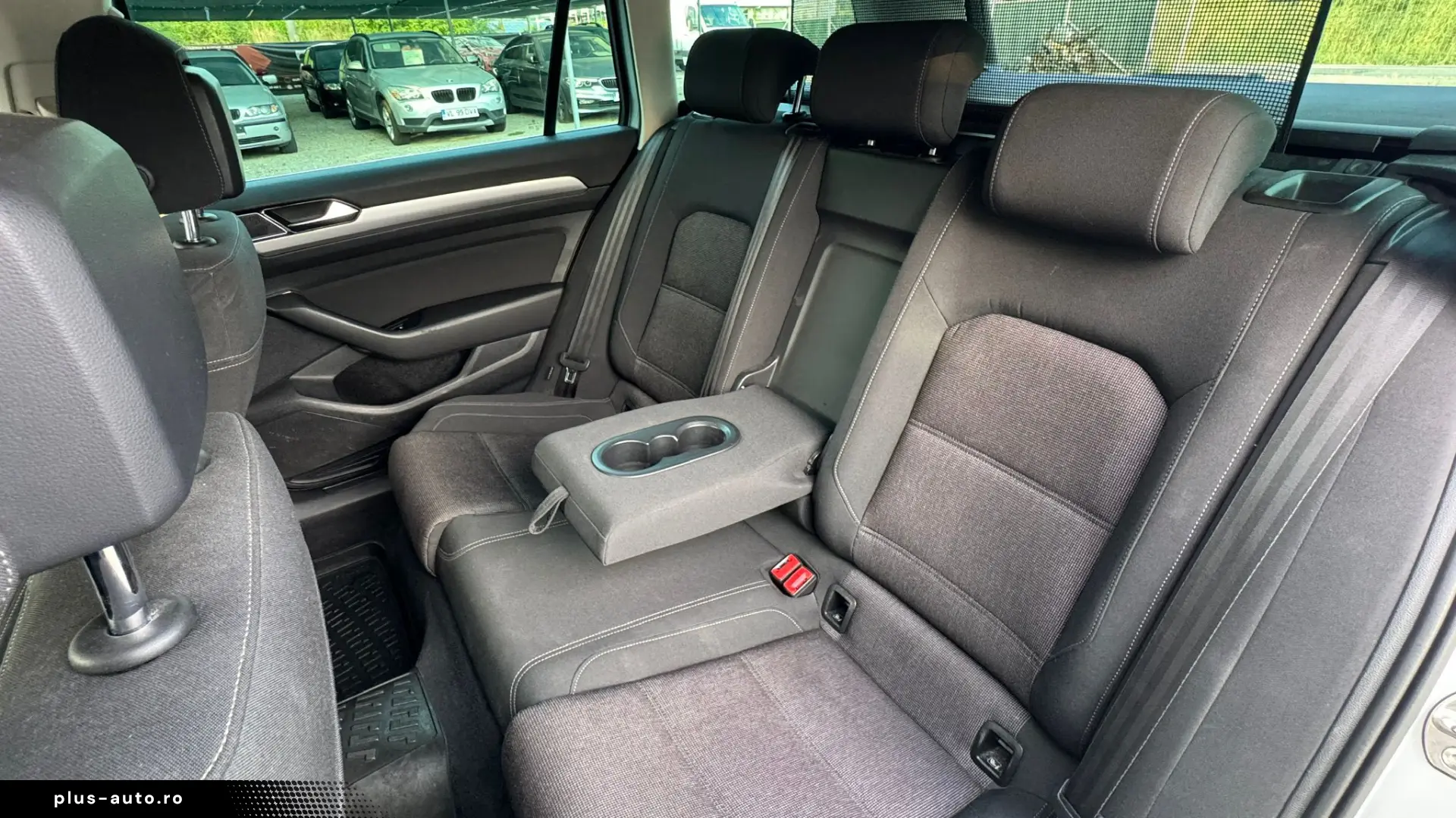 VW Passat Variant 2.0 TDI 4Motion DSG  R-Line Exterior