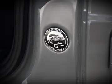 MERCEDES-BENZ G 63 AMG   G manufaktur   Sternenhimmel   Grey