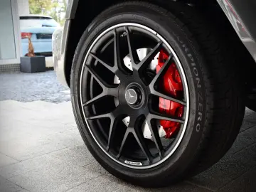 MERCEDES-BENZ G 63 AMG   G manufaktur   Sternenhimmel   Grey