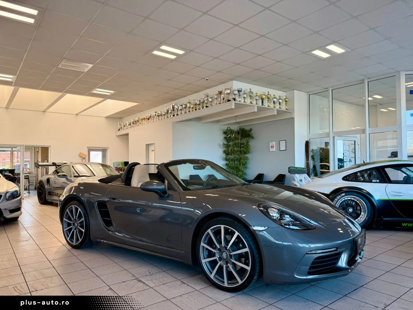 PORSCHE 718 Boxster 20 Zoll   BOSE   Bi-Color   PCM-Navi