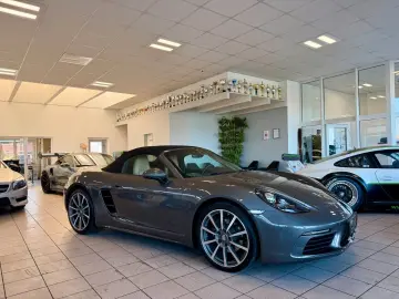 PORSCHE 718 Boxster 20 Zoll   BOSE   Bi-Color   PCM-Navi