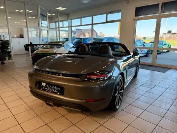 PORSCHE 718 Boxster 20 Zoll   BOSE   Bi-Color   PCM-Navi