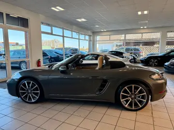 PORSCHE 718 Boxster 20 Zoll   BOSE   Bi-Color   PCM-Navi