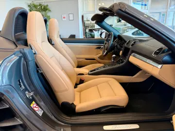 PORSCHE 718 Boxster 20 Zoll   BOSE   Bi-Color   PCM-Navi
