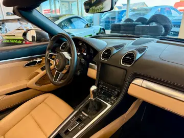 PORSCHE 718 Boxster 20 Zoll   BOSE   Bi-Color   PCM-Navi