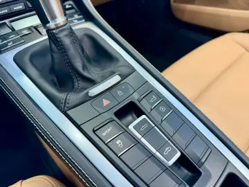 PORSCHE 718 Boxster 20 Zoll   BOSE   Bi-Color   PCM-Navi