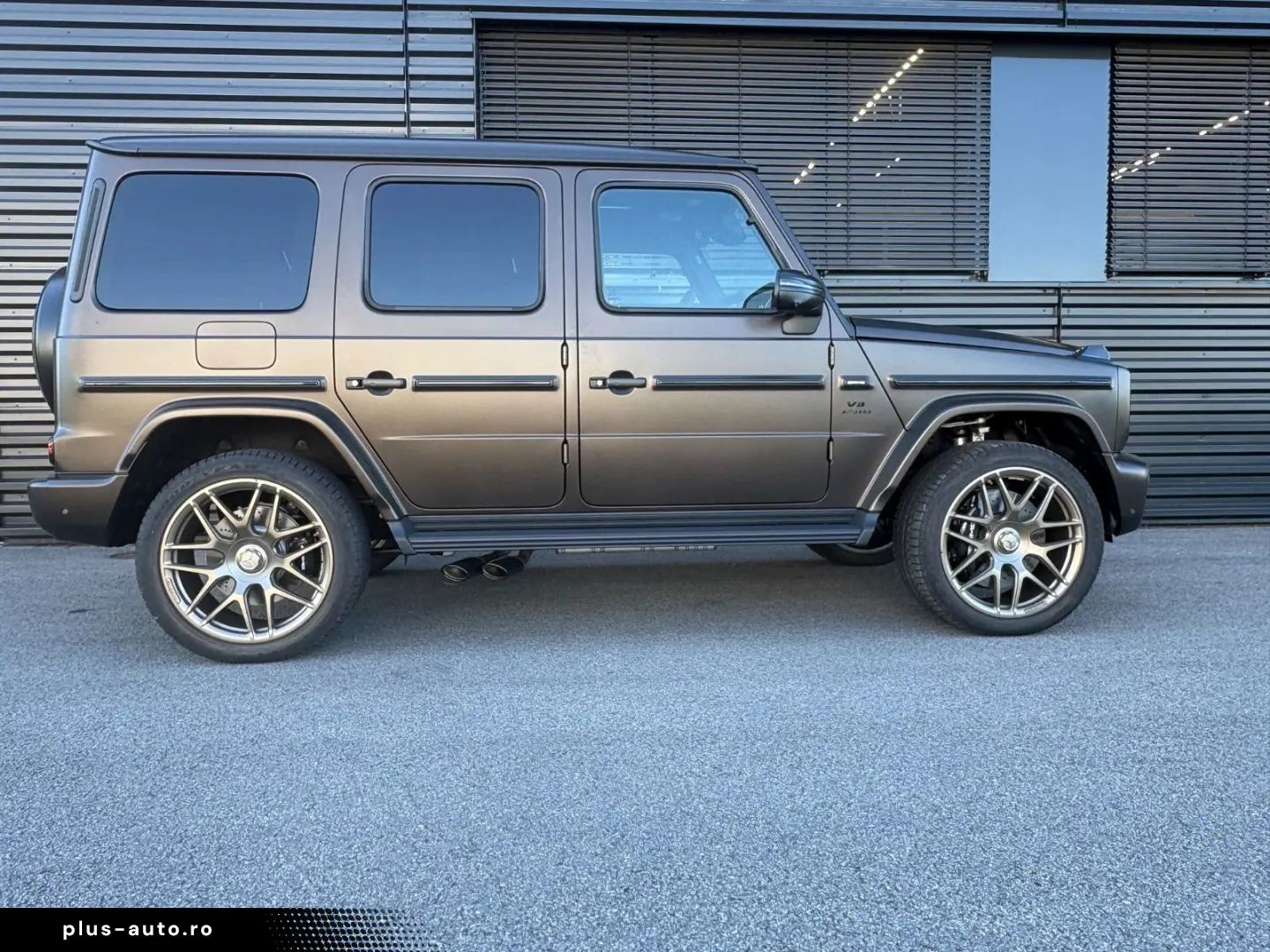 MERCEDES-BENZ G 63 AMG MEGAVOLL-1.HAND-1700 KM !! FACELIFT