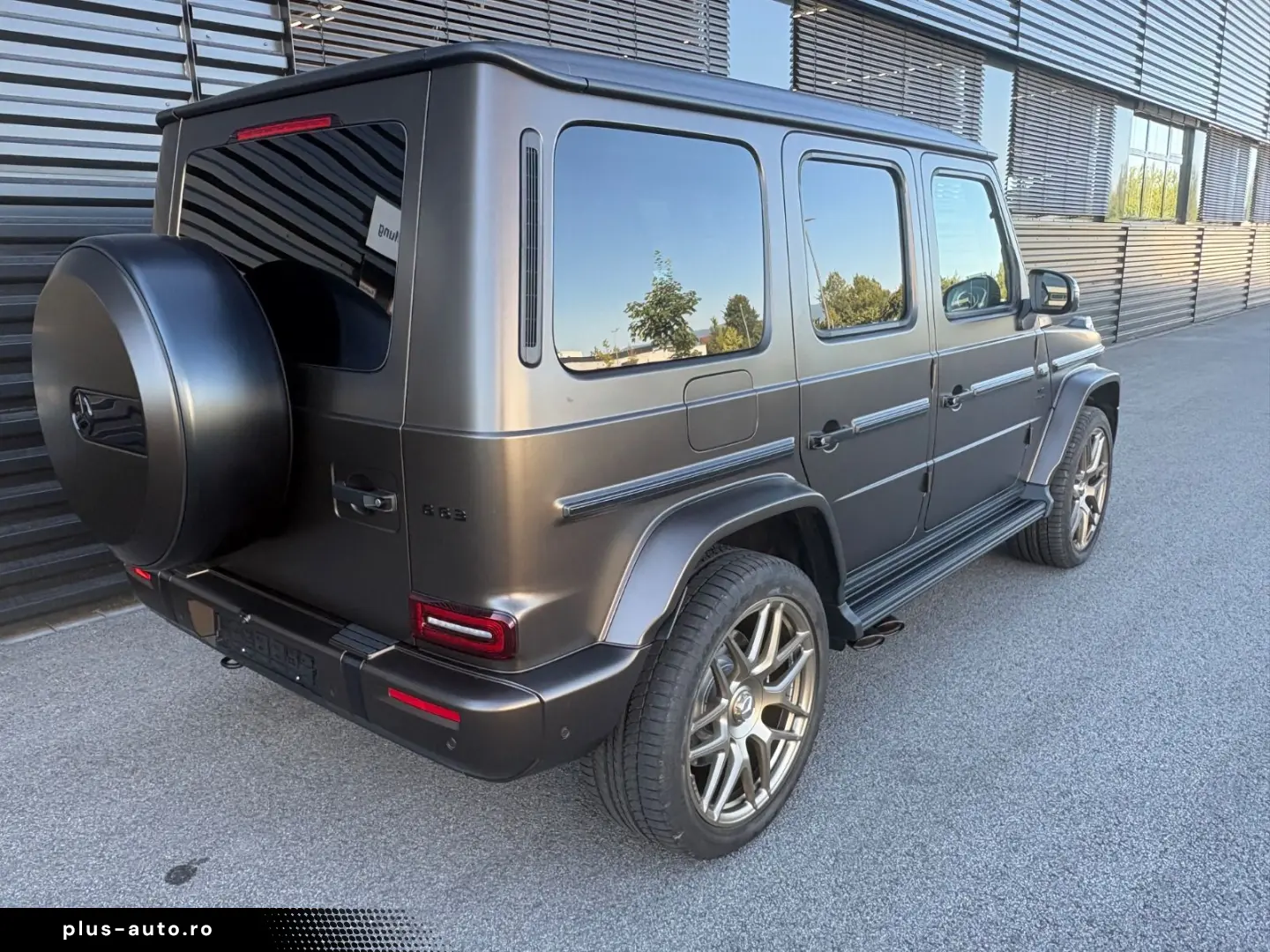 MERCEDES-BENZ G 63 AMG MEGAVOLL-1.HAND-1700 KM !! FACELIFT