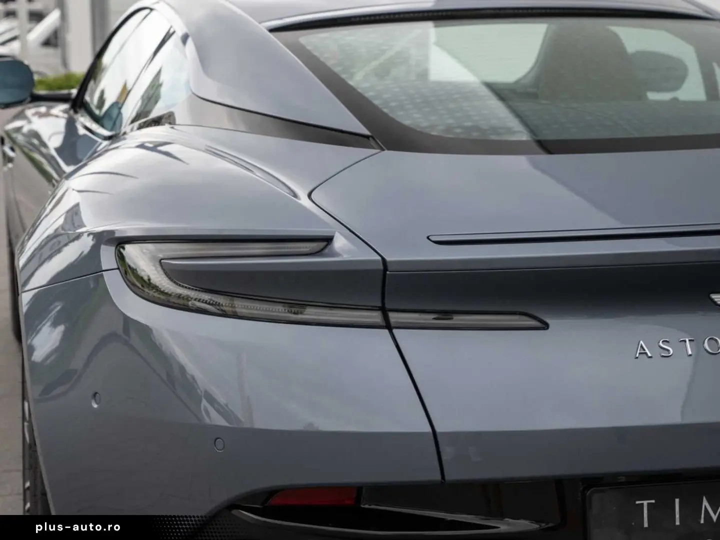 ASTON MARTIN DB12 V8 Coupe