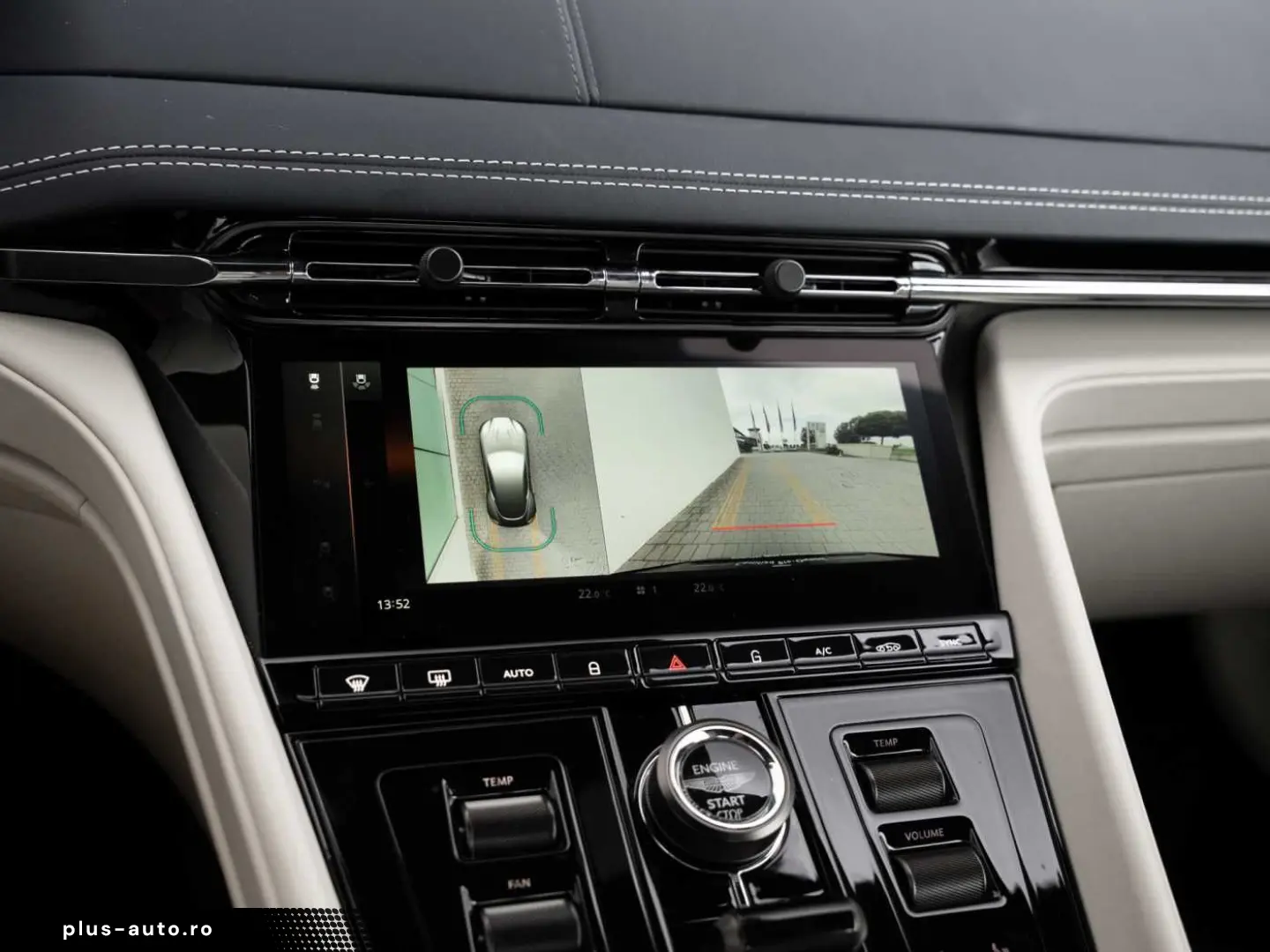 ASTON MARTIN DB12 V8 Coupe