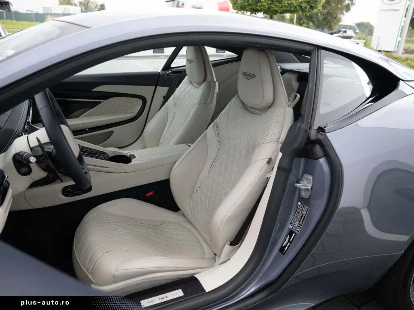 ASTON MARTIN DB12 V8 Coupe