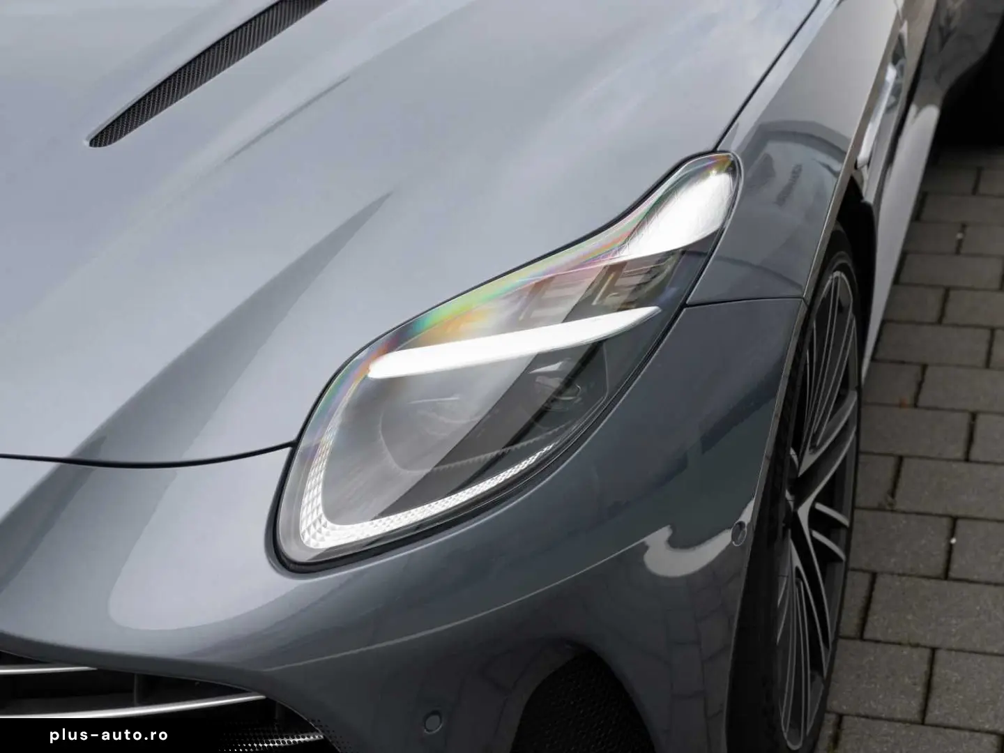 ASTON MARTIN DB12 V8 Coupe
