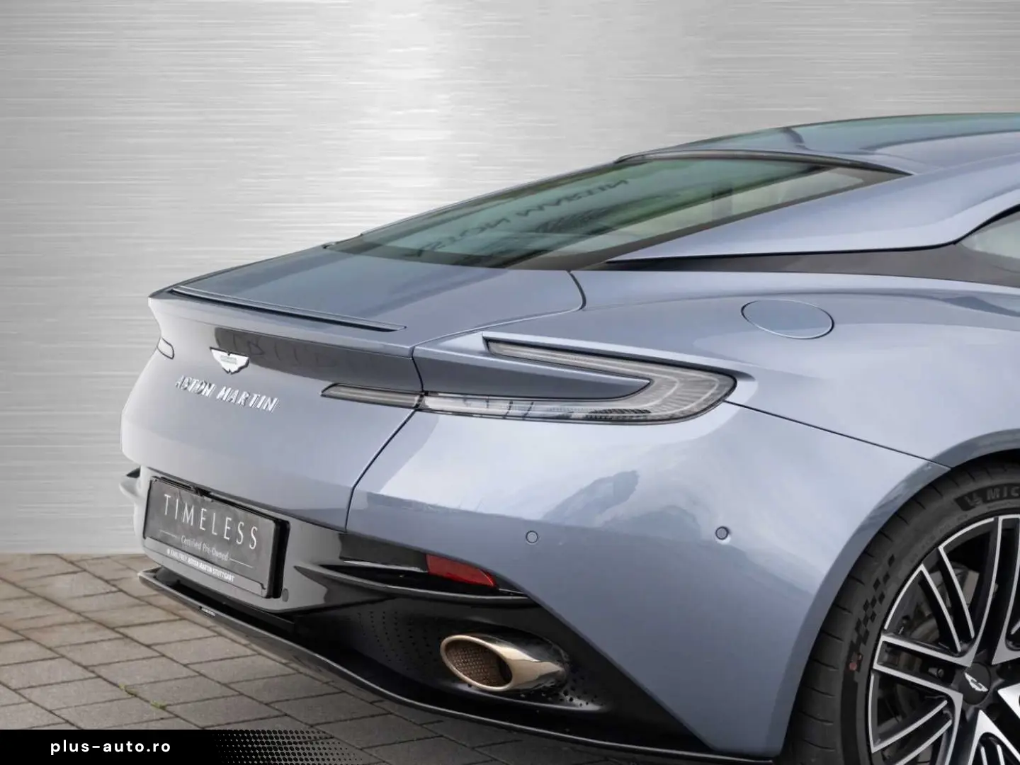 ASTON MARTIN DB12 V8 Coupe