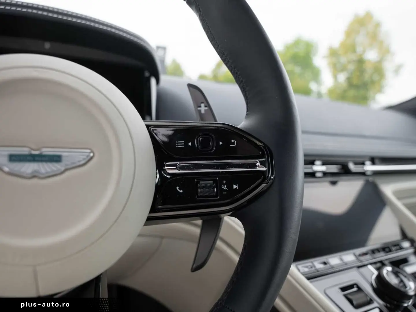 ASTON MARTIN DB12 V8 Coupe