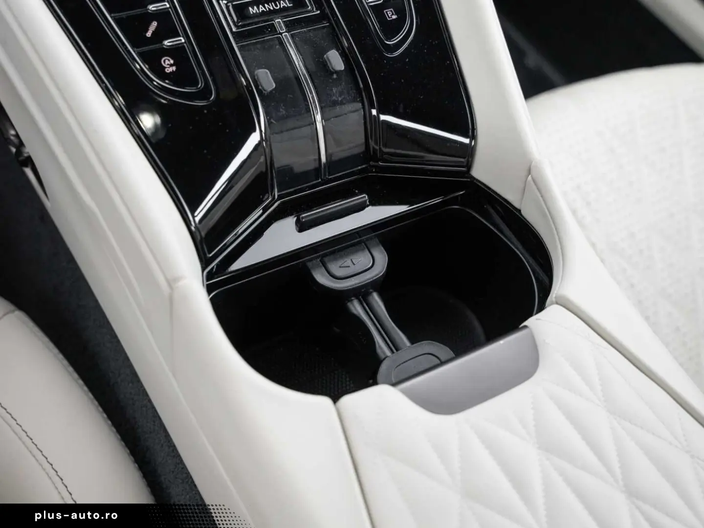ASTON MARTIN DB12 V8 Coupe