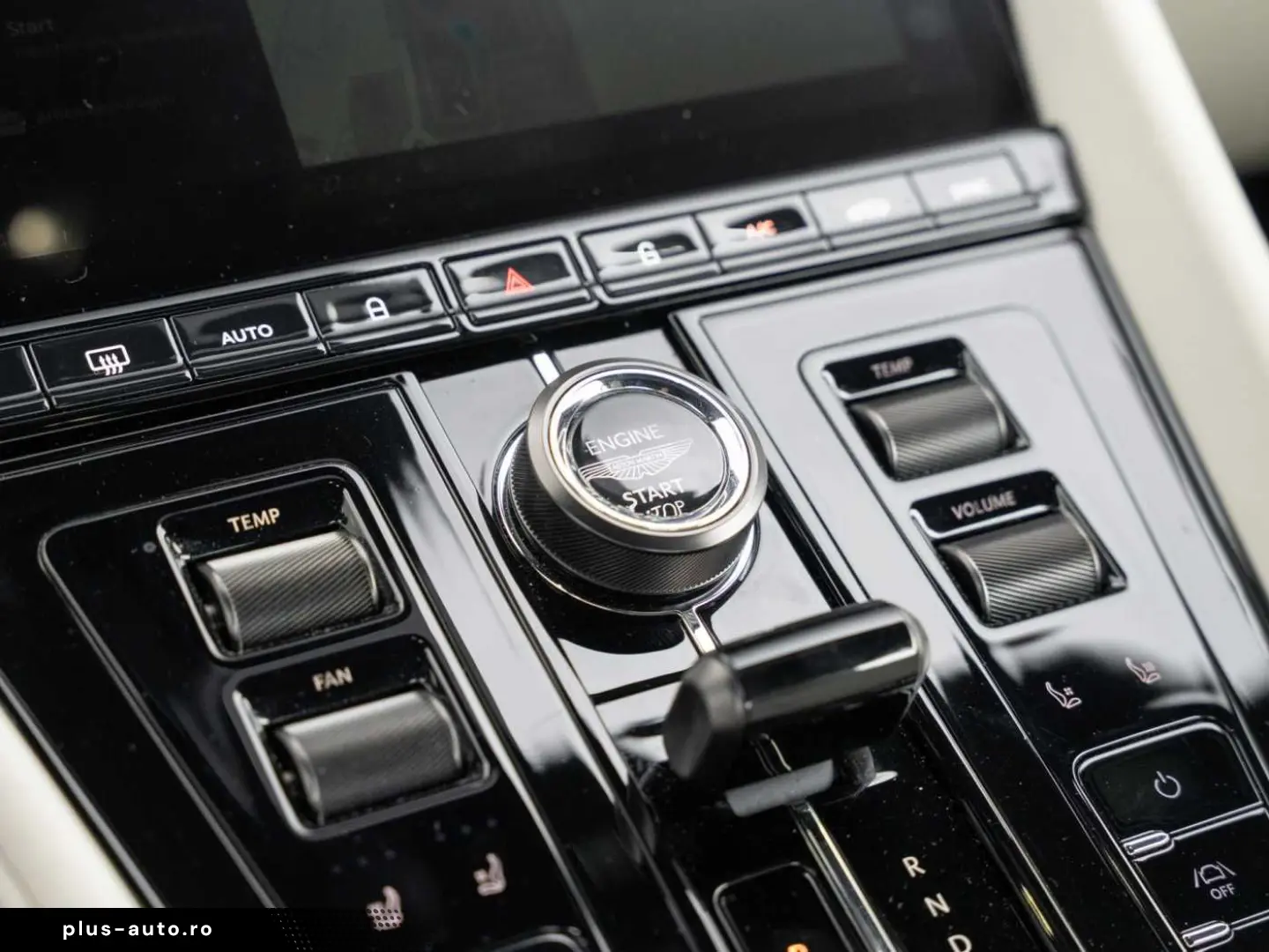 ASTON MARTIN DB12 V8 Coupe