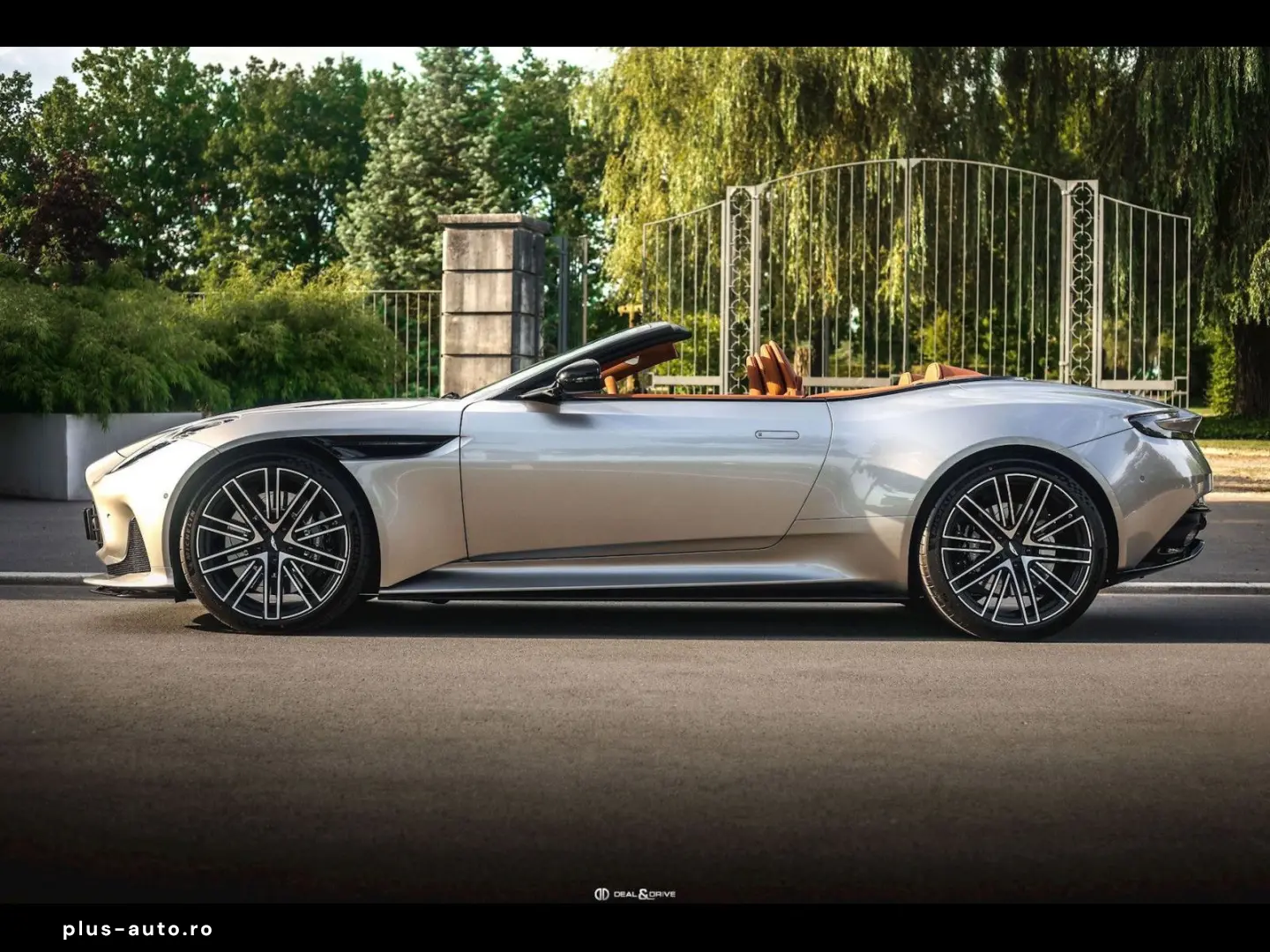 ASTON MARTIN DB12 VOLANTE SPIRIT SILVER PPF BLACK PA&hellip;
