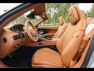 ASTON MARTIN DB12 VOLANTE SPIRIT SILVER PPF BLACK PA…