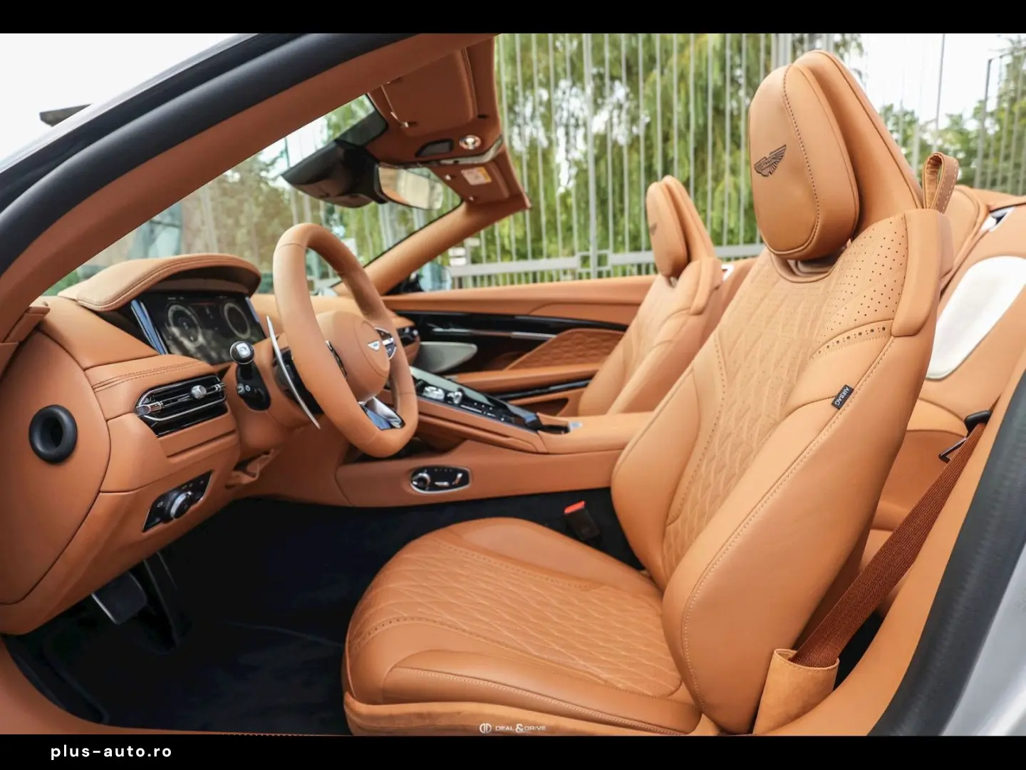 ASTON MARTIN DB12 VOLANTE SPIRIT SILVER PPF BLACK PA&hellip;