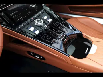 ASTON MARTIN DB12 VOLANTE SPIRIT SILVER PPF BLACK PA…
