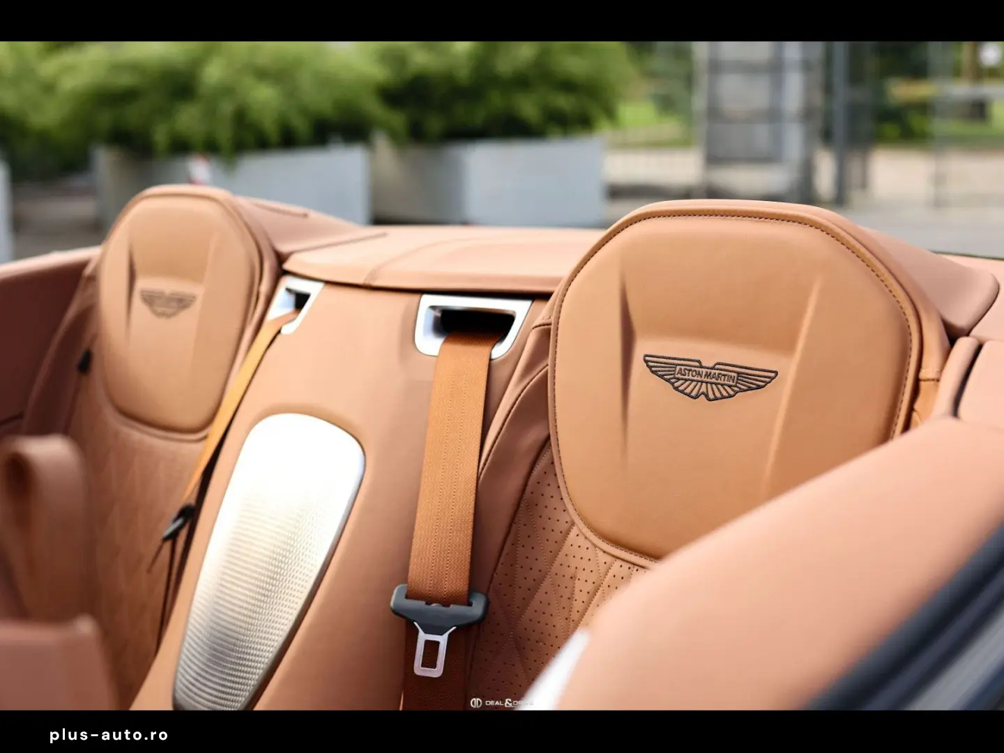 ASTON MARTIN DB12 VOLANTE SPIRIT SILVER PPF BLACK PA&hellip;