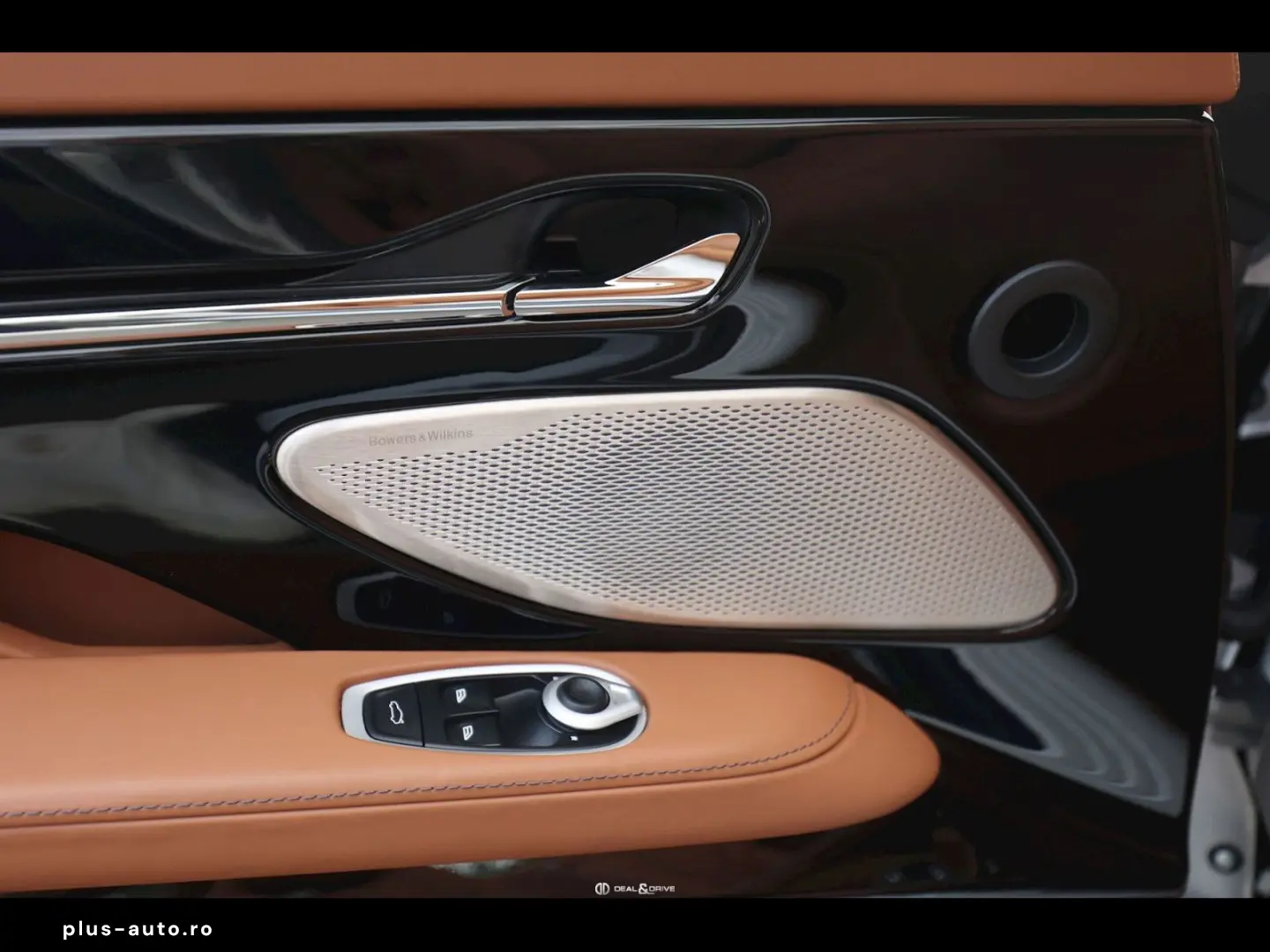 ASTON MARTIN DB12 VOLANTE SPIRIT SILVER PPF BLACK PA&hellip;
