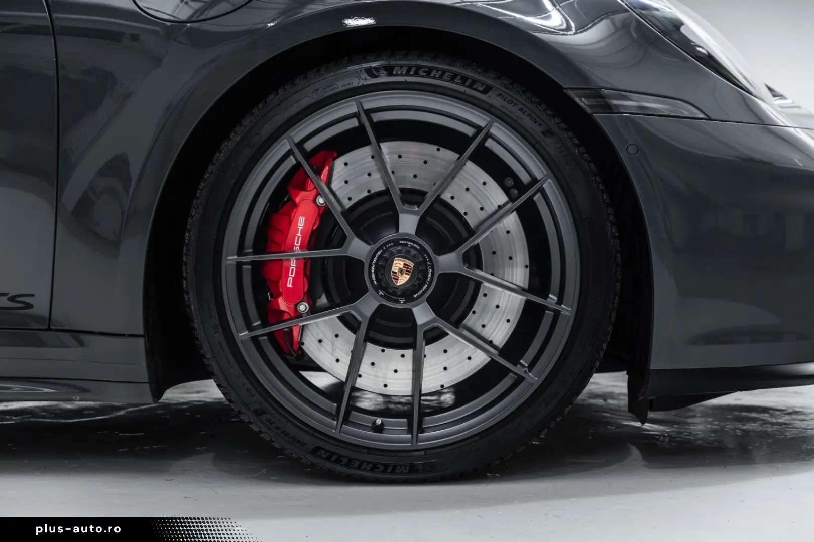 PORSCHE 992.2 Carrera 4 GTS THybr Burmester Aerokit Lift