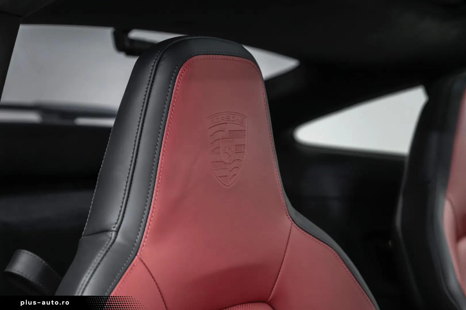 PORSCHE 992.2 Carrera 4 GTS THybr Burmester Aerokit Lift