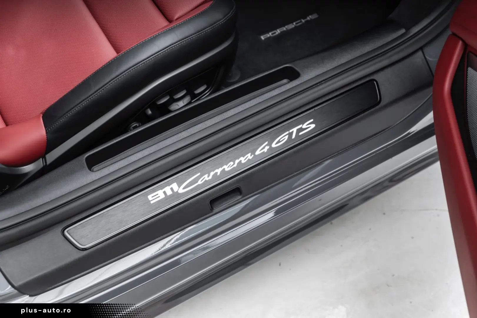 PORSCHE 992.2 Carrera 4 GTS THybr Burmester Aerokit Lift