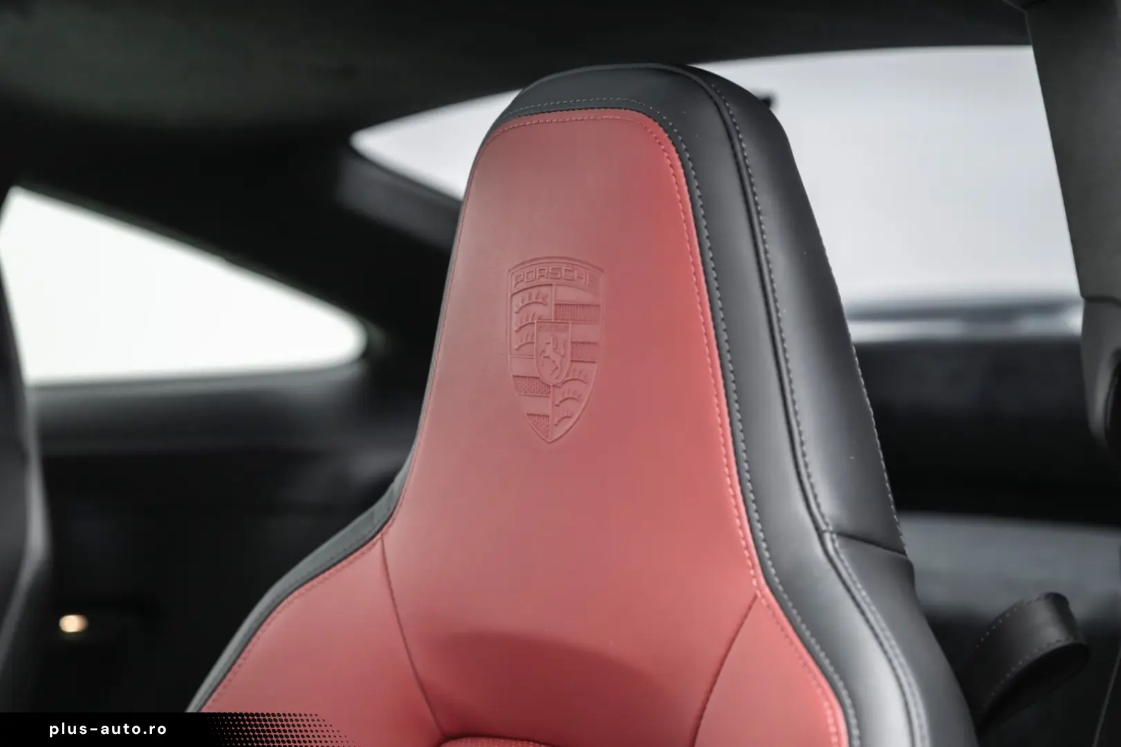 PORSCHE 992.2 Carrera 4 GTS THybr Burmester Aerokit Lift