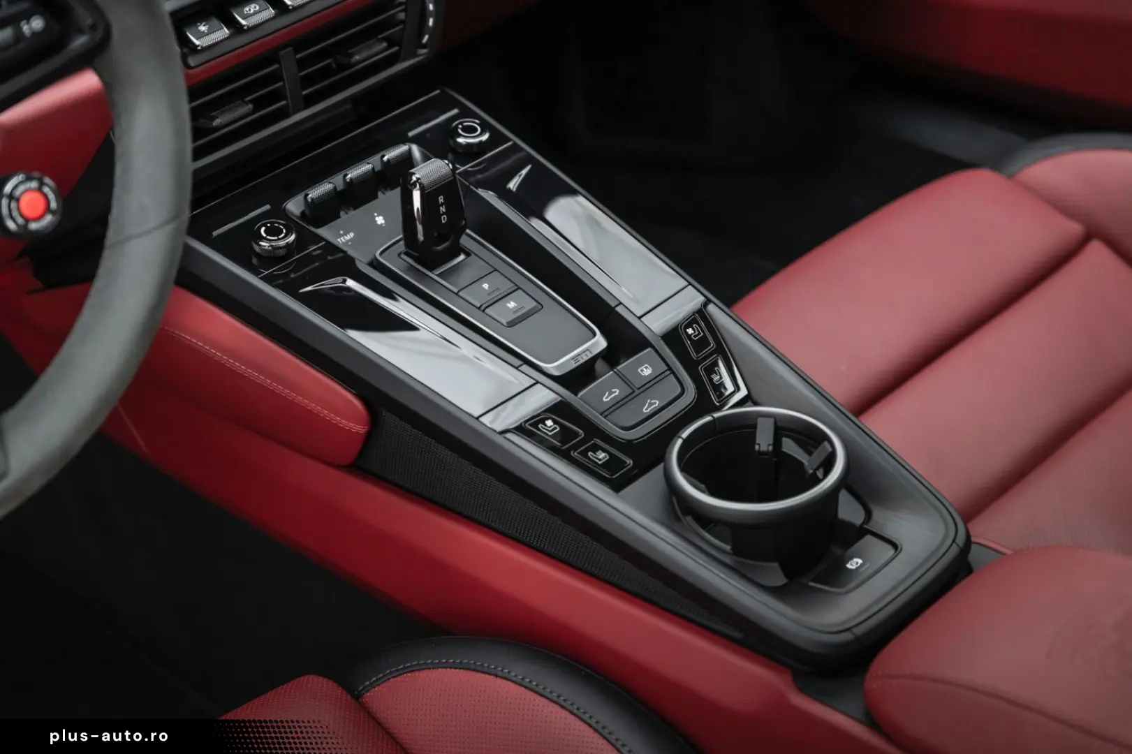 PORSCHE 992.2 Carrera 4 GTS THybr Burmester Aerokit Lift