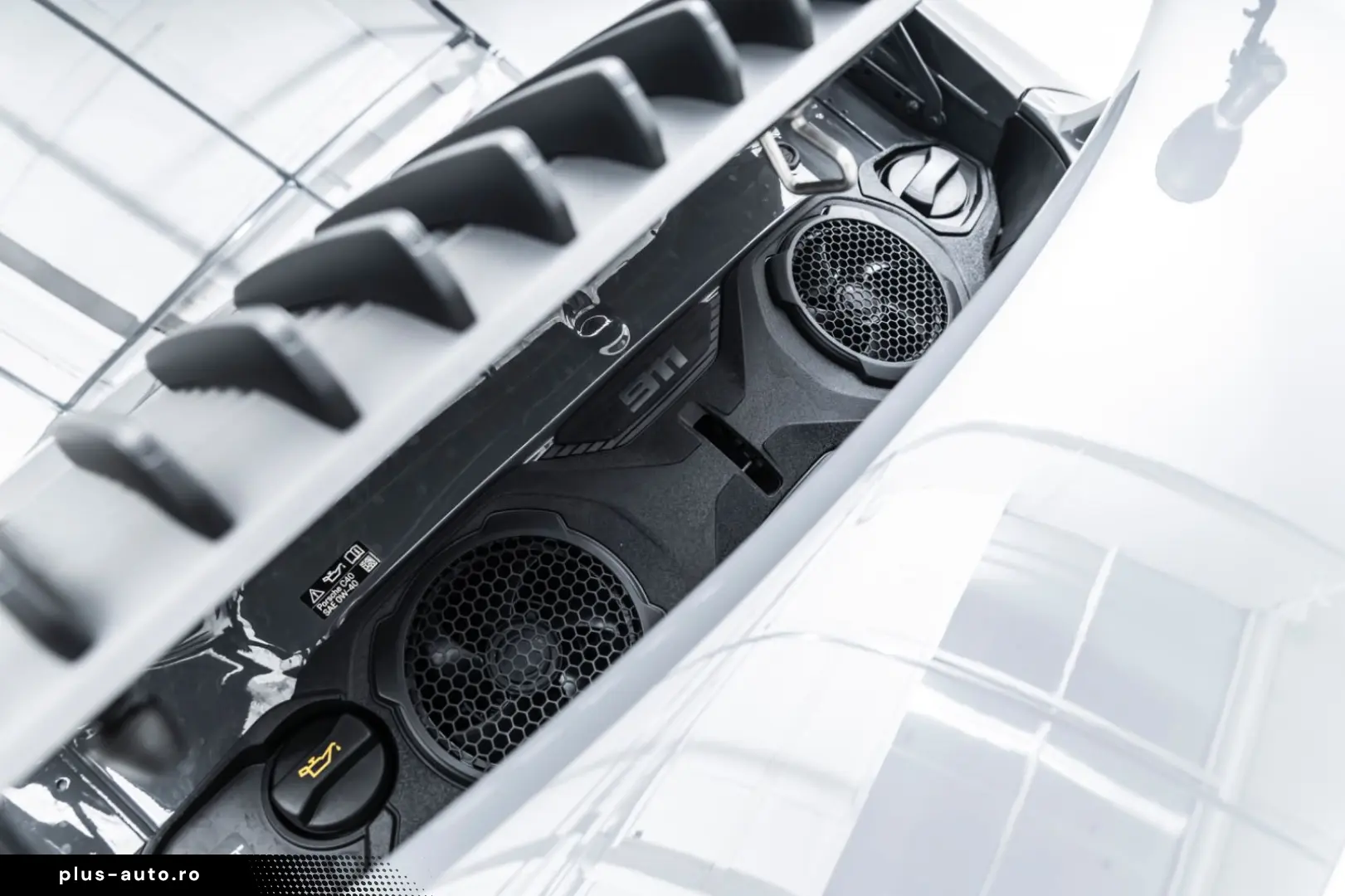 PORSCHE 992.2 Carrera 4 GTS THybr Burmester Aerokit Lift