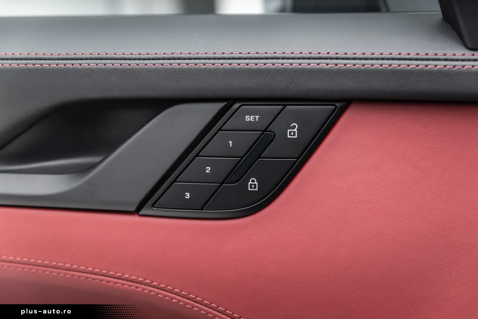 PORSCHE 992.2 Carrera 4 GTS THybr Burmester Aerokit Lift