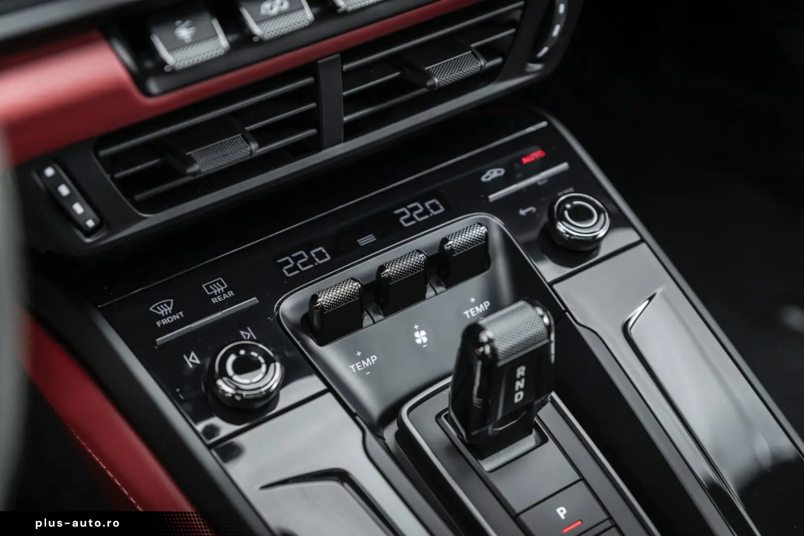 PORSCHE 992.2 Carrera 4 GTS THybr Burmester Aerokit Lift