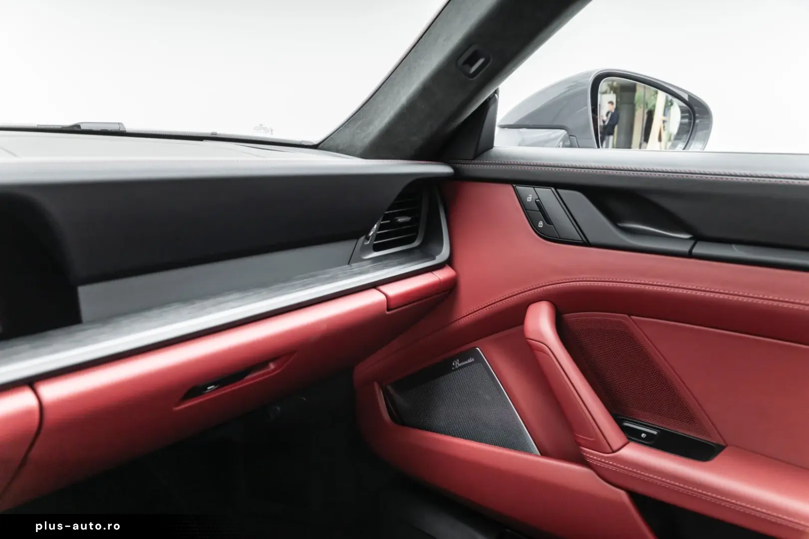 PORSCHE 992.2 Carrera 4 GTS THybr Burmester Aerokit Lift
