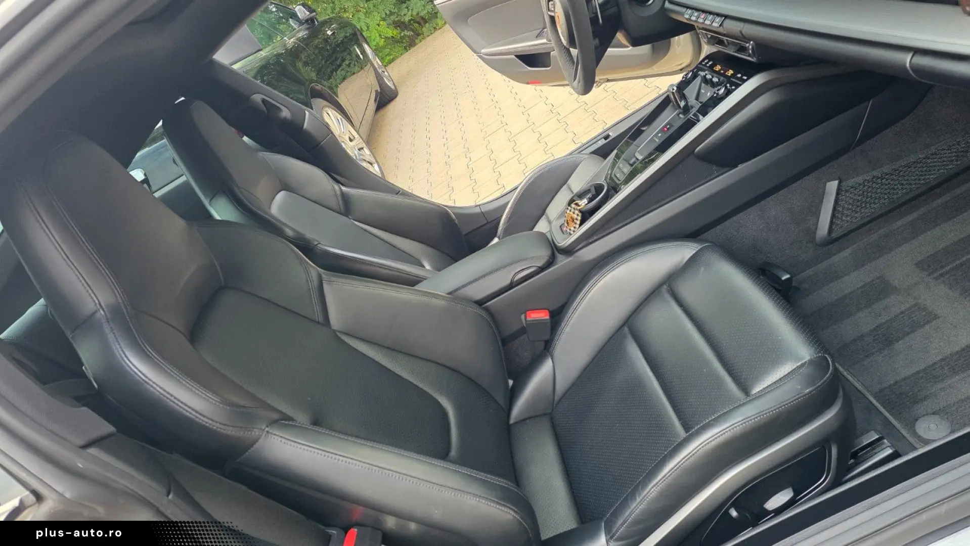 PORSCHE 911 2022 — imagine 13