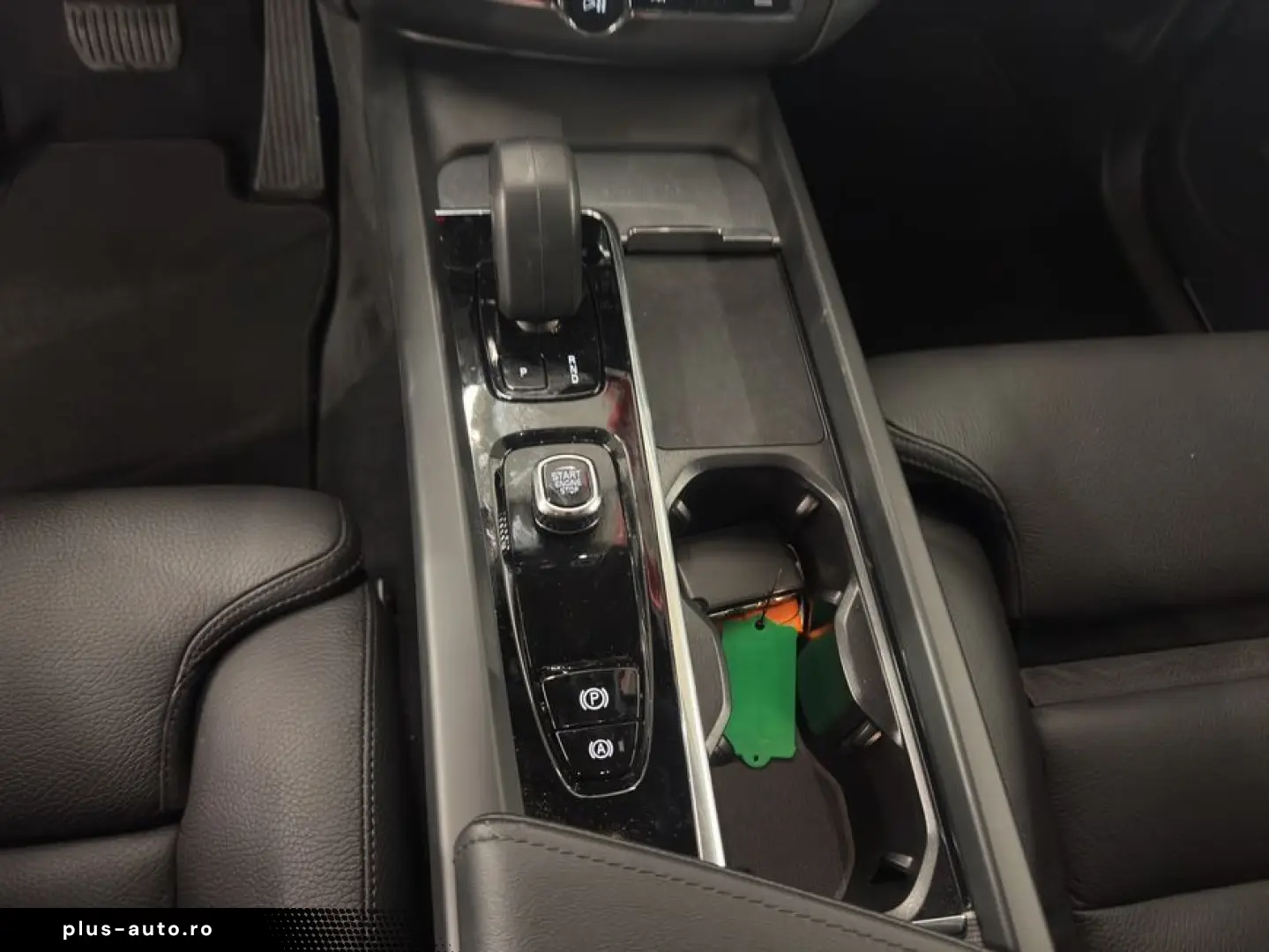 VOLVO XC60 B5 AWD Aut Leder Pilot BLIS H&K