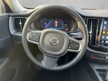 VOLVO XC60 B5 AWD Core Aut Google-Maps LED Kamera
