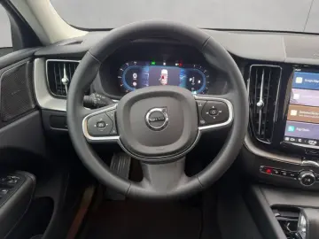 VOLVO XC60 B5 AWD Core Aut Leder H&K Licht- Winter