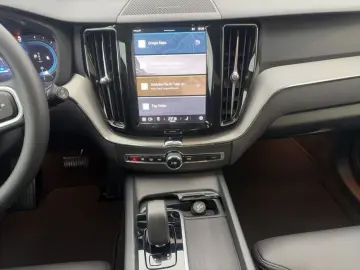 VOLVO XC60 B5 AWD Core Aut Leder H&K Licht- Winter