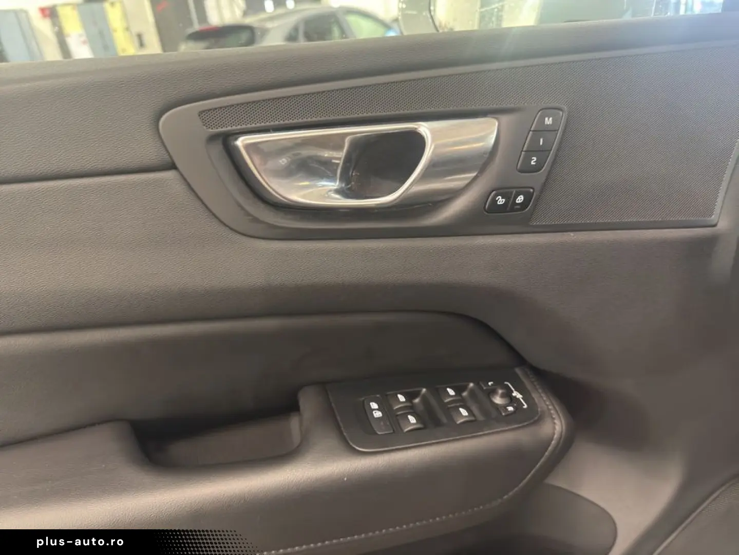 VOLVO XC60 B5 AWD Vollleder BLIS Pilot Licht- Winter-