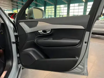 VOLVO XC90 B5 AWD Aut 7S Leder Maps LED Licht-Paket Pi