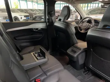 VOLVO XC90 B5 AWD Aut 7S Leder Maps LED Licht-Paket Pi