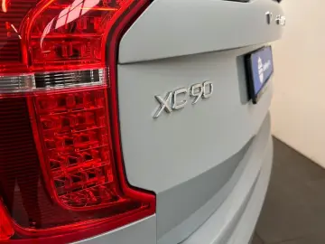 VOLVO XC90 B5 AWD Aut 7S Leder Maps LED Licht-Paket Pi