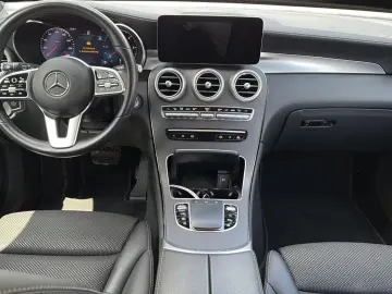 MERCEDES-BENZ GLC 300 d AMG 19 HUD Distro 360 Lufted…